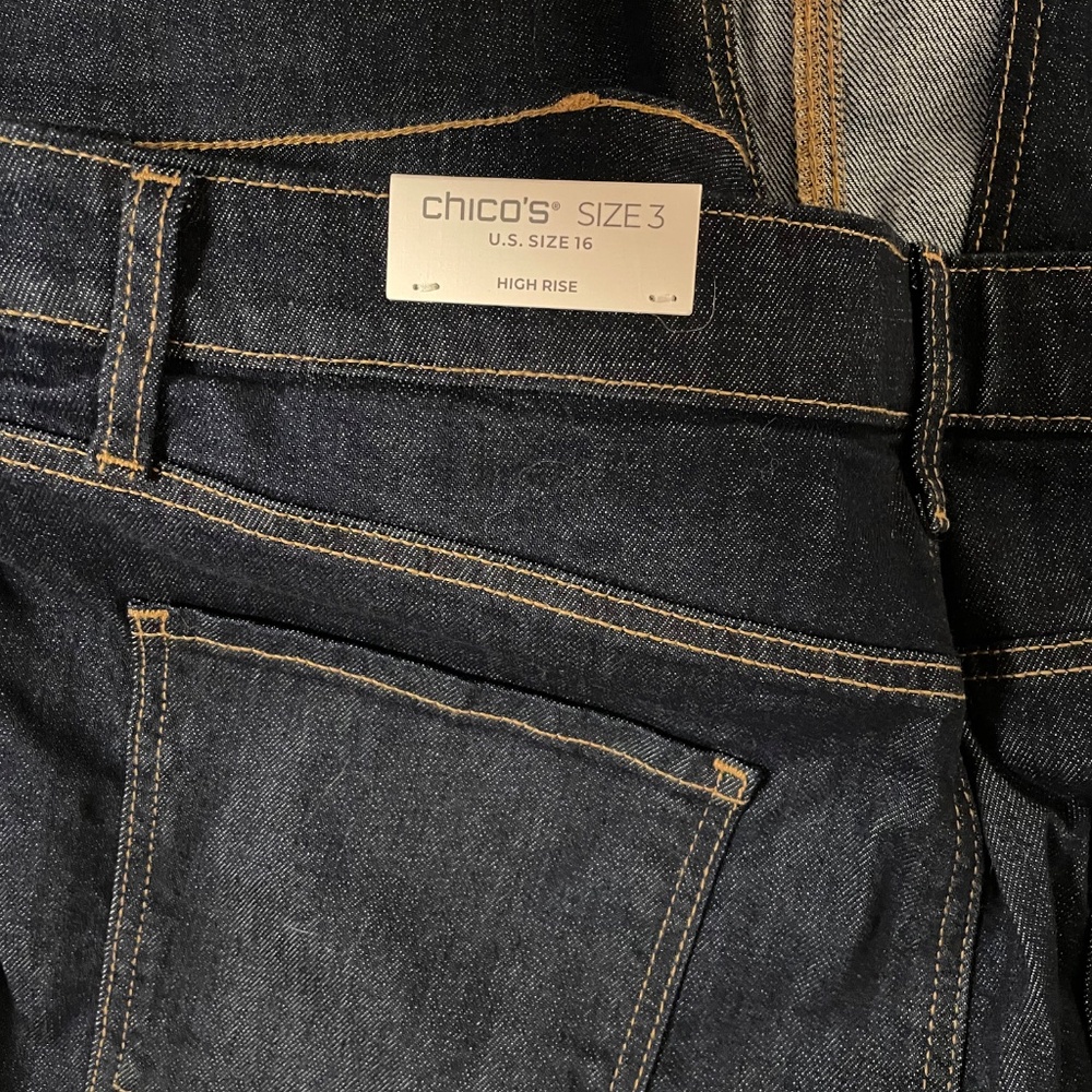 Chico’s dark wash denim pencil skirt NWT size 3 (U.S. 16) - Picture 3 of 9
